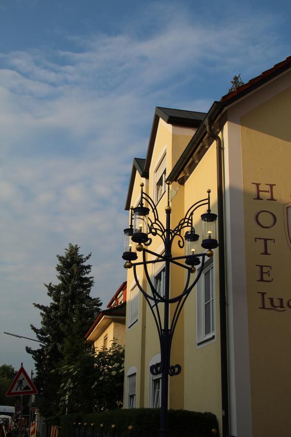 Koenig Ludwig Design Hotel Neu Zimmer Mit Sauna Oder Whirlpool Oder Mehr Altötting Екстериор снимка